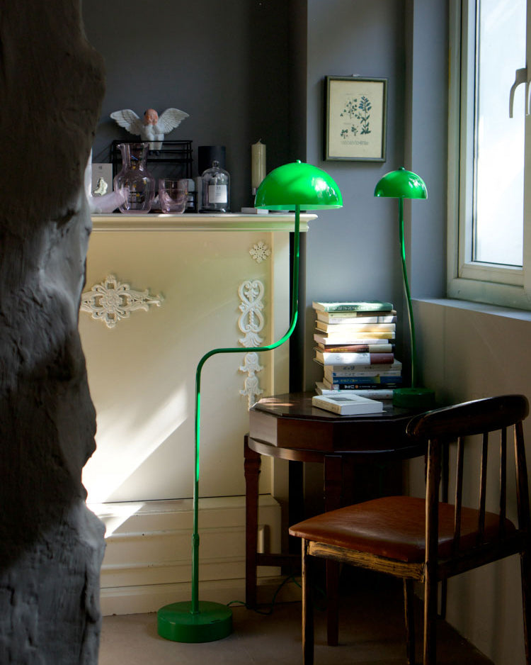 Telescopic Floor Lamp with Glass Dome