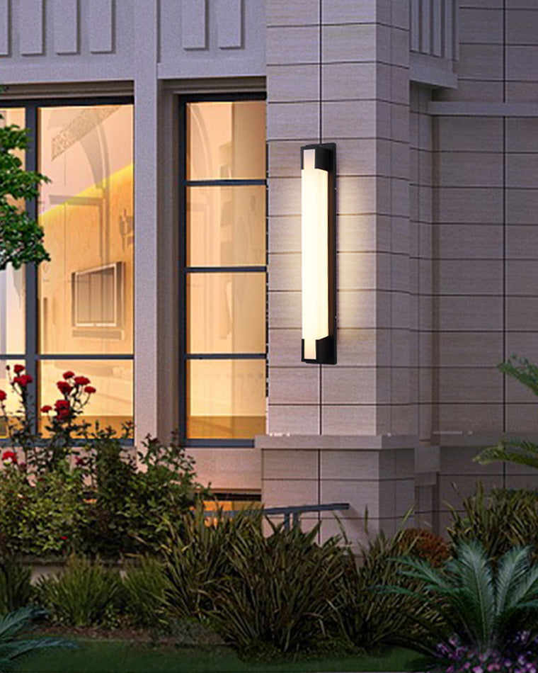 Linearéa Outdoor Wall Light – Contemporary Design