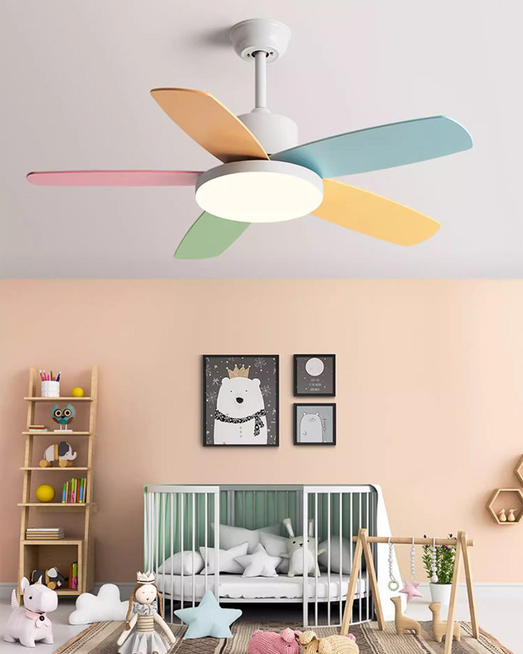 Scandinavian 5-Blade Ceiling Fan with Lighting