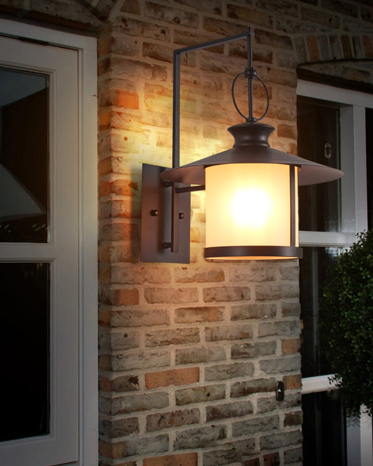Coastal Outdoor Wall Sconce – Black Elegance and Seaside Style