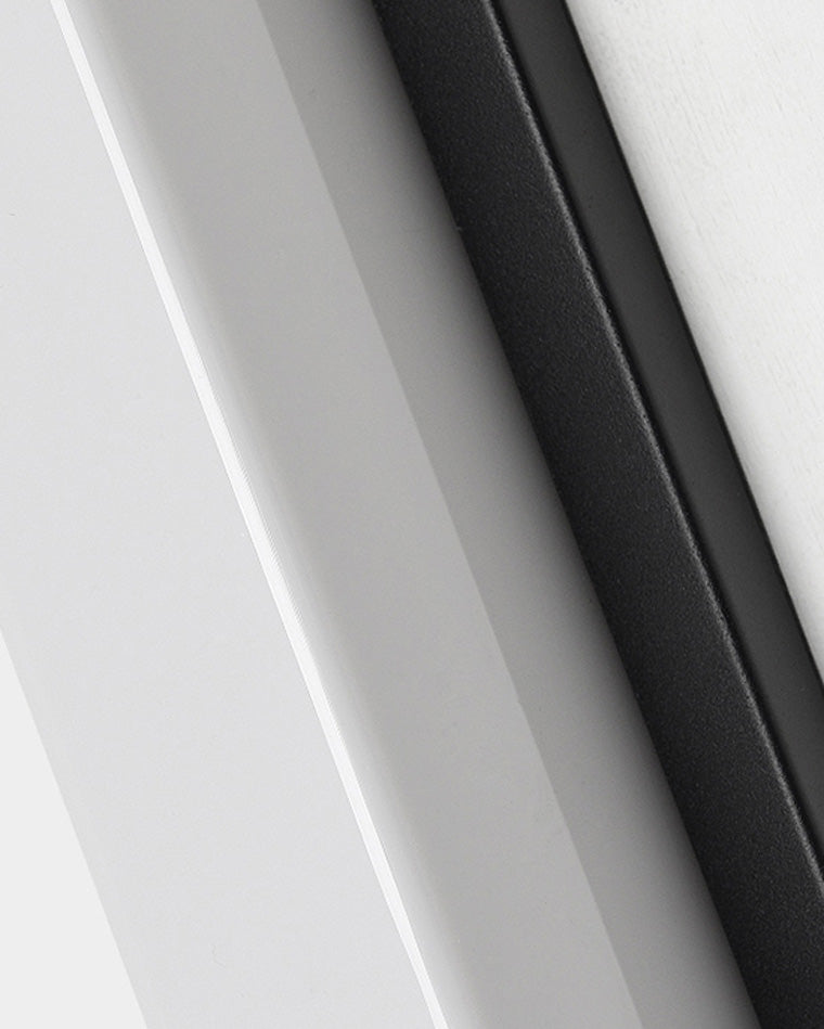 Linearéa Outdoor Wall Light – Contemporary Design