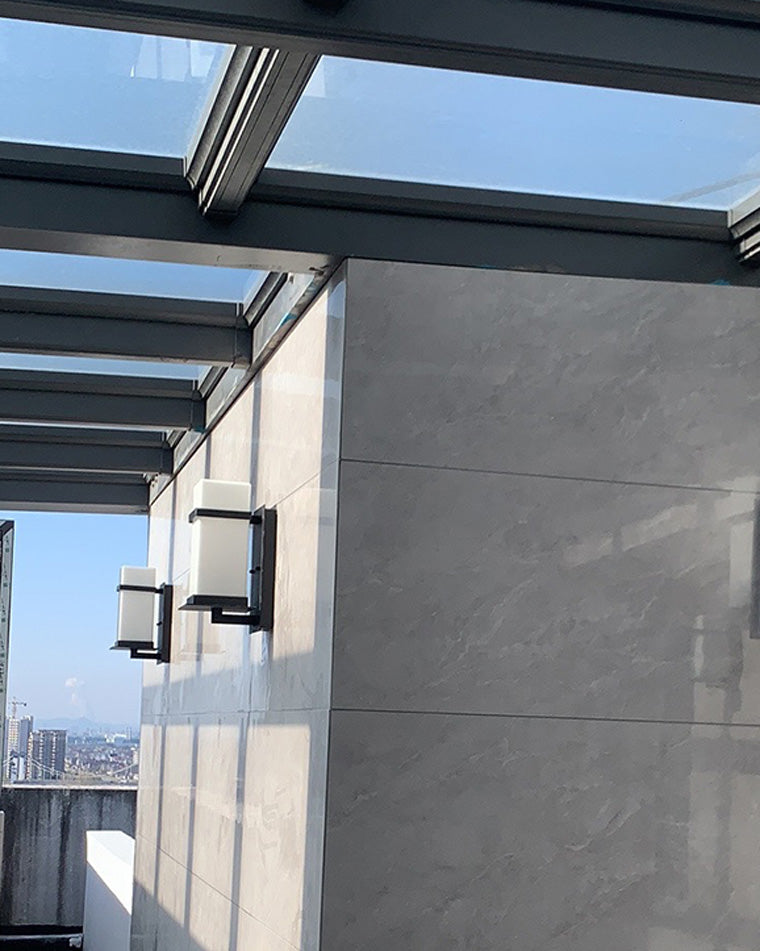 Applique Murale Extérieure Bruma – Élégance Moderne et Douceur Lumineuse