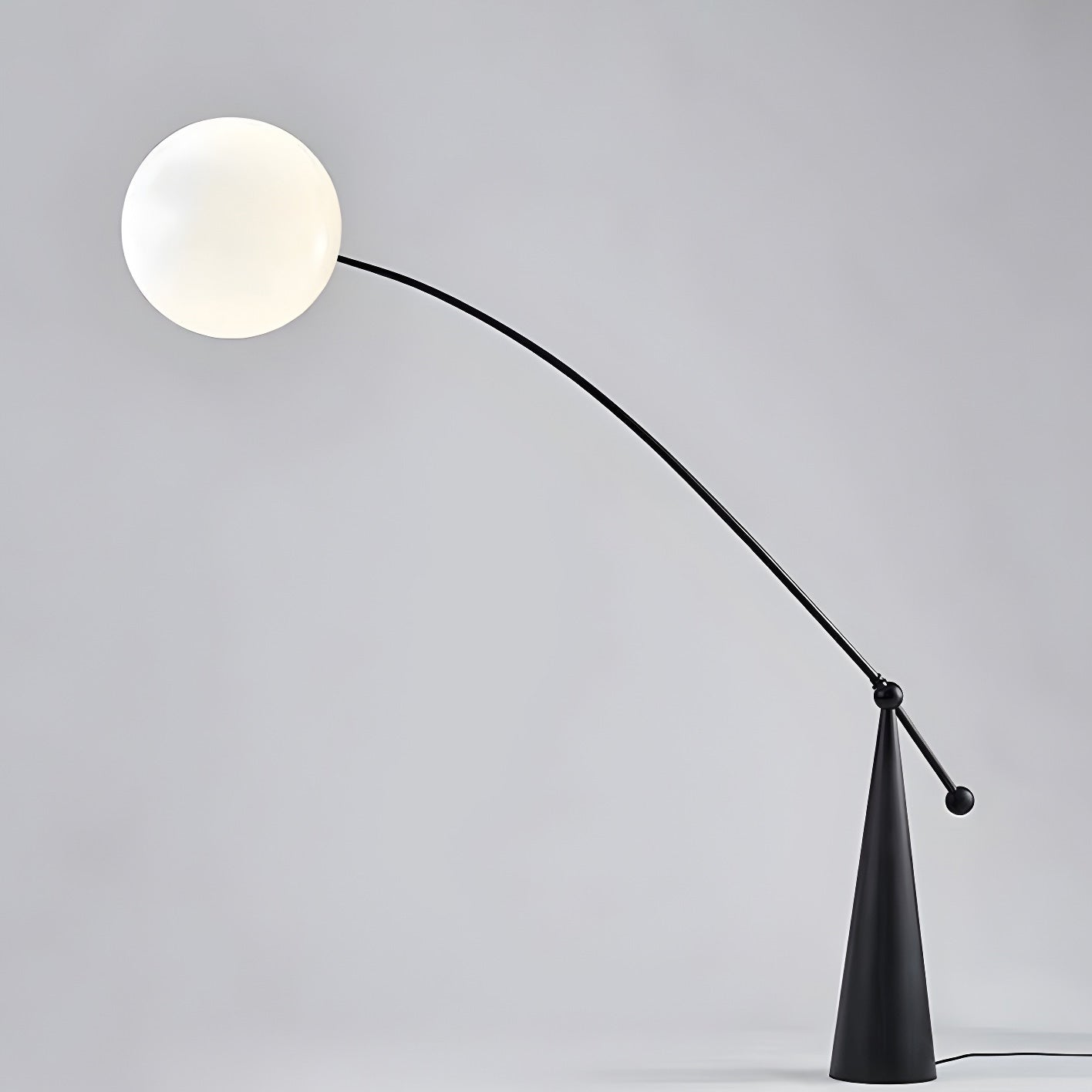 Lampadaire Porte-à-Faux Globe en Verre