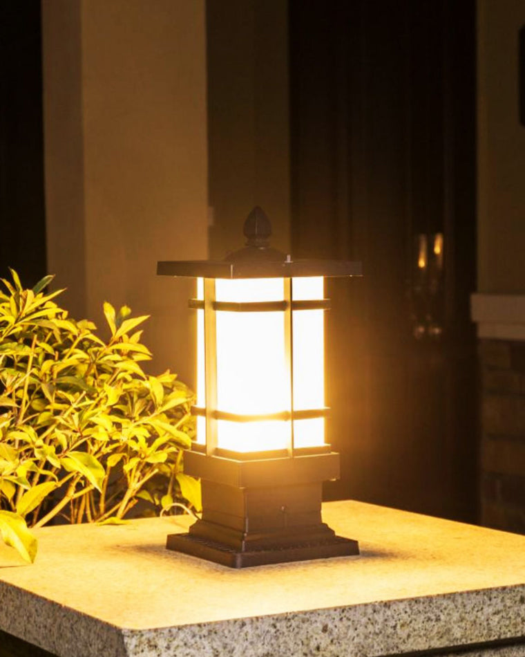 Lampe d'Extérieur Carrée - Élégance Solaire