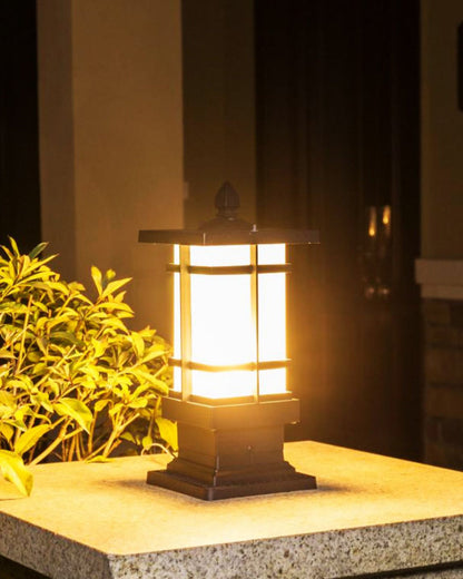 Lampe d'Extérieur Carrée - Élégance Solaire