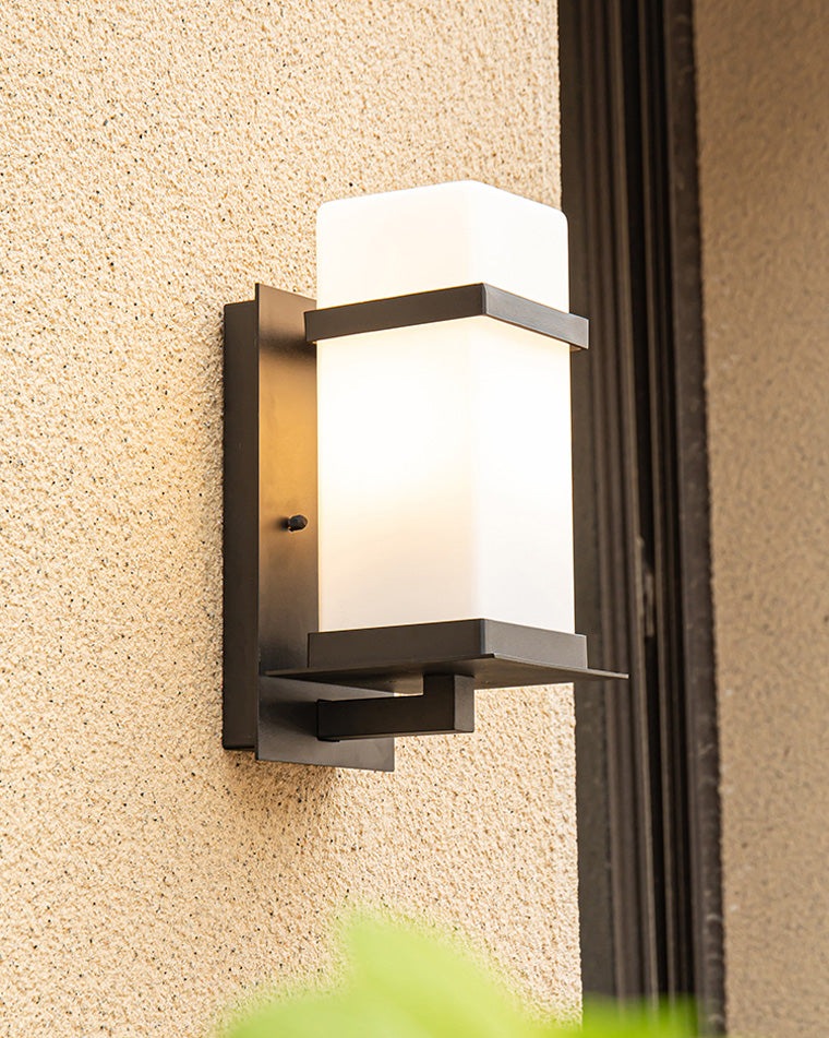 Applique Murale Extérieure Bruma – Élégance Moderne et Douceur Lumineuse