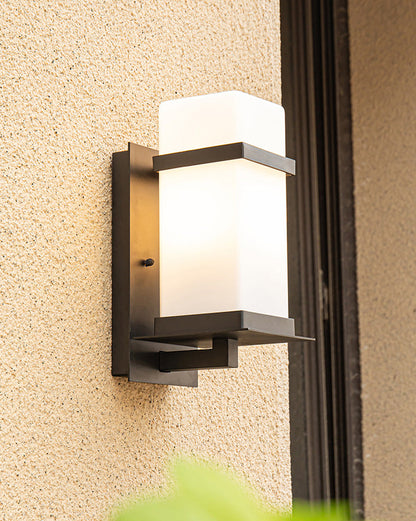Applique Murale Extérieure Bruma – Élégance Moderne et Douceur Lumineuse