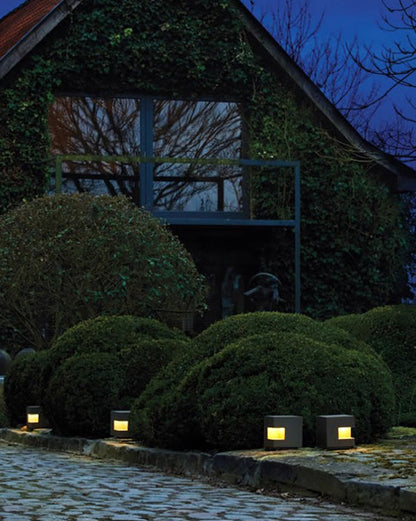 Black Obelisk Solar Lamp – Pillar Lighting for Garden and Patio