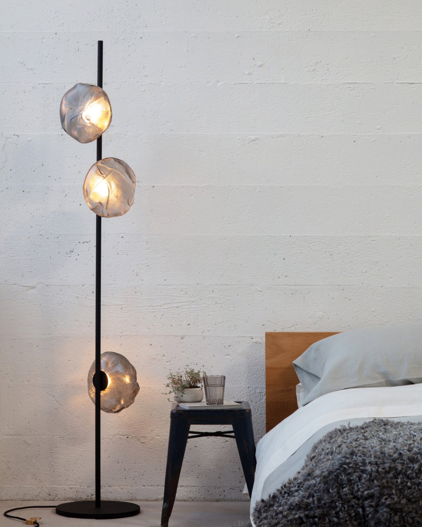 Breath of Radiance Floor Lamp