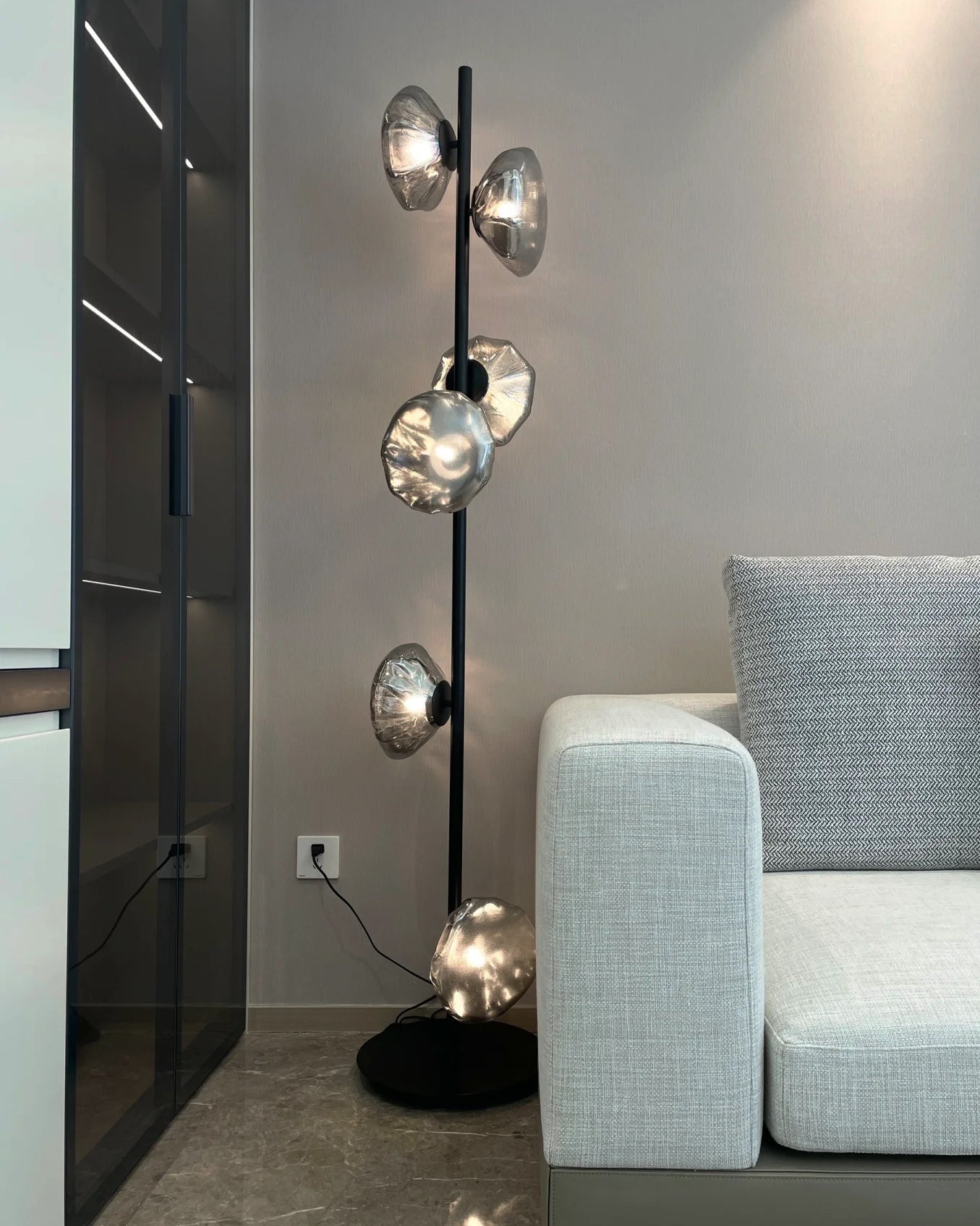 Breath of Radiance Floor Lamp
