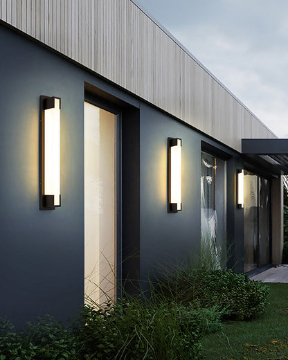 Linearéa Outdoor Wall Light – Contemporary Design