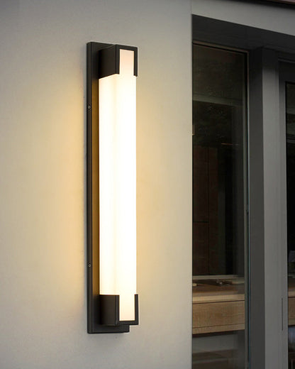 Linearéa Outdoor Wall Light – Contemporary Design