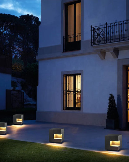 Black Obelisk Solar Lamp – Pillar Lighting for Garden and Patio