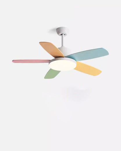 Scandinavian 5-Blade Ceiling Fan with Lighting