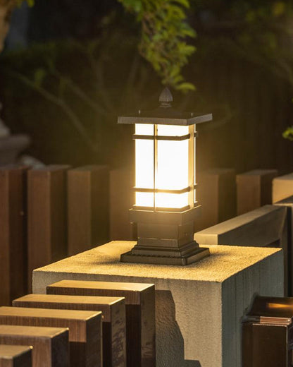 Lampe d'Extérieur Carrée - Élégance Solaire