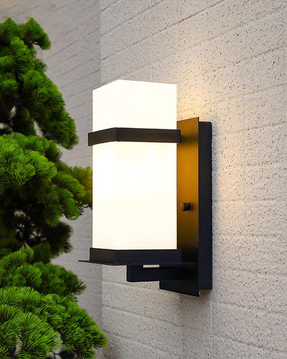 Applique Murale Extérieure Bruma – Élégance Moderne et Douceur Lumineuse