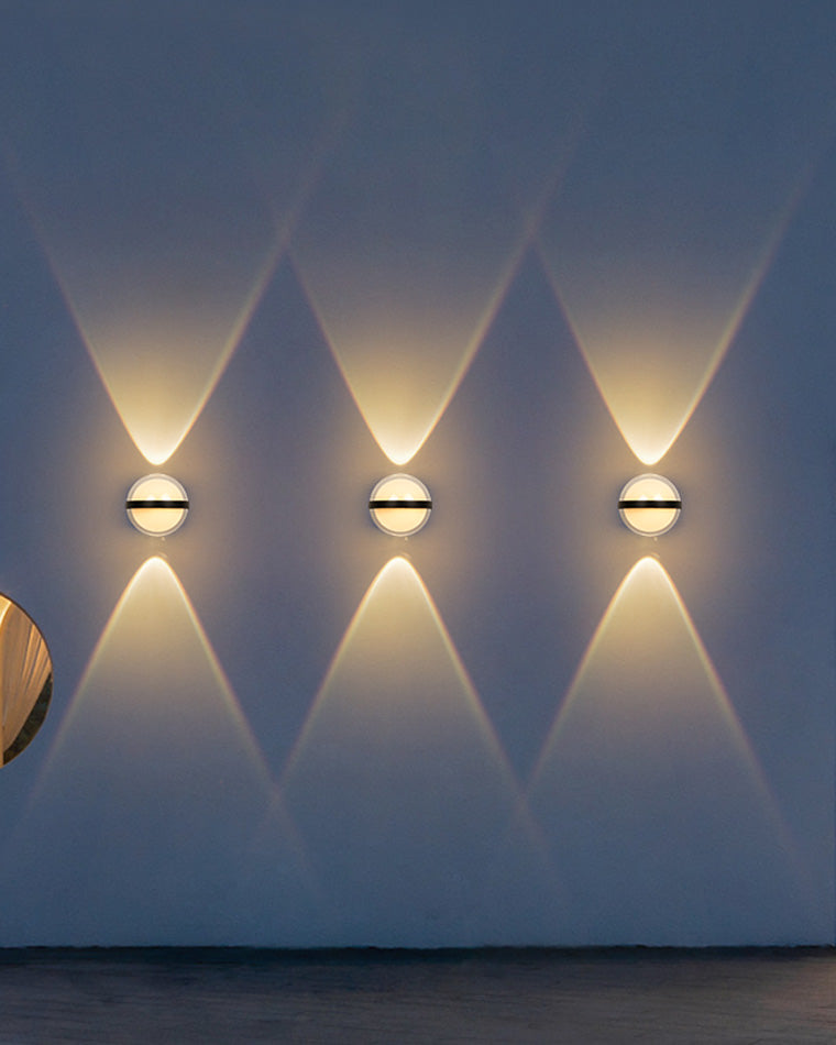 Globus Elegance Outdoor Wall Light – Refined Up and Down Lighting