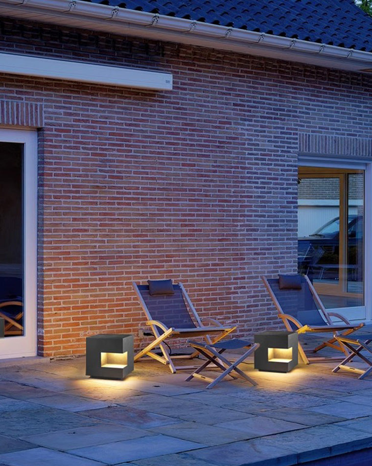 Black Obelisk Solar Lamp – Pillar Lighting for Garden and Patio