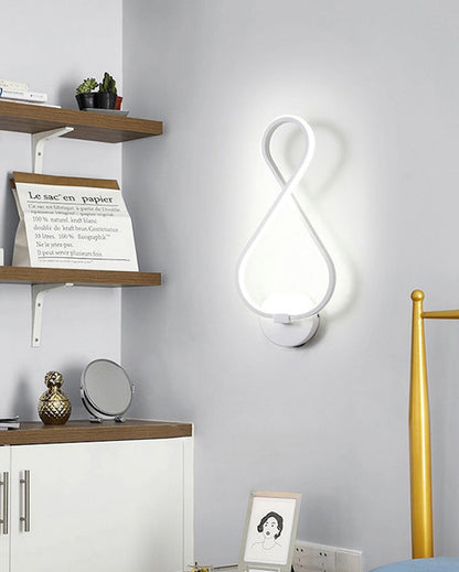 Musical Note Sculptural Wall Light - Modern and Creative Design