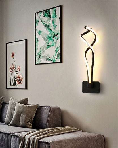 Musical Note Sculptural Wall Light - Modern and Creative Design