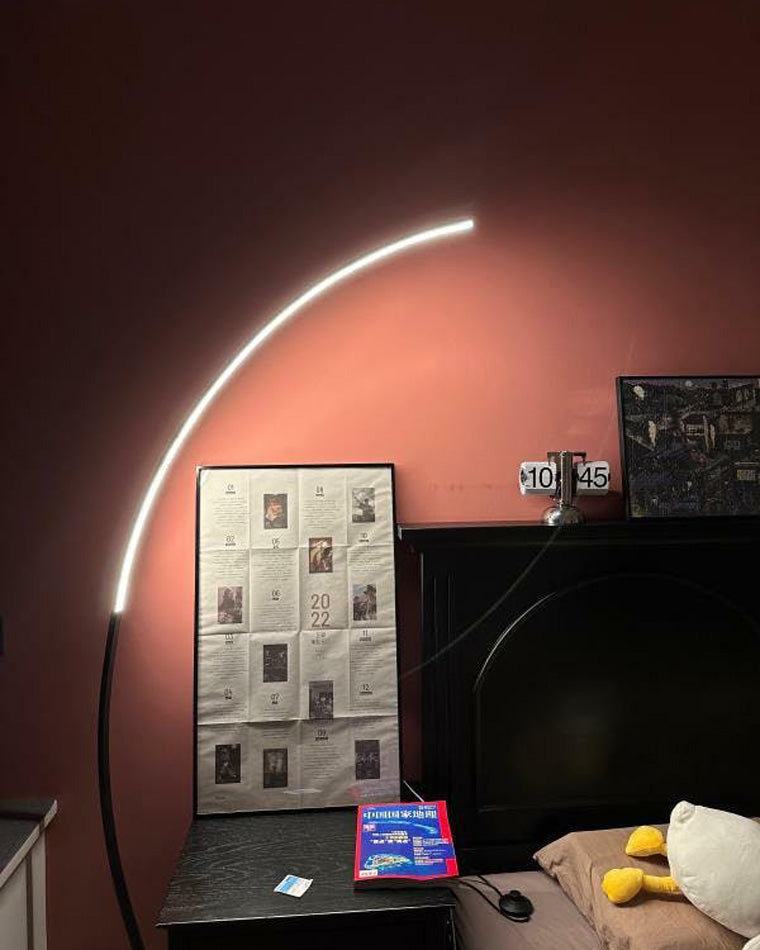 Lampadaire LED "Crescent Arc"