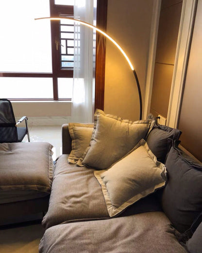 Lampadaire LED "Crescent Arc"