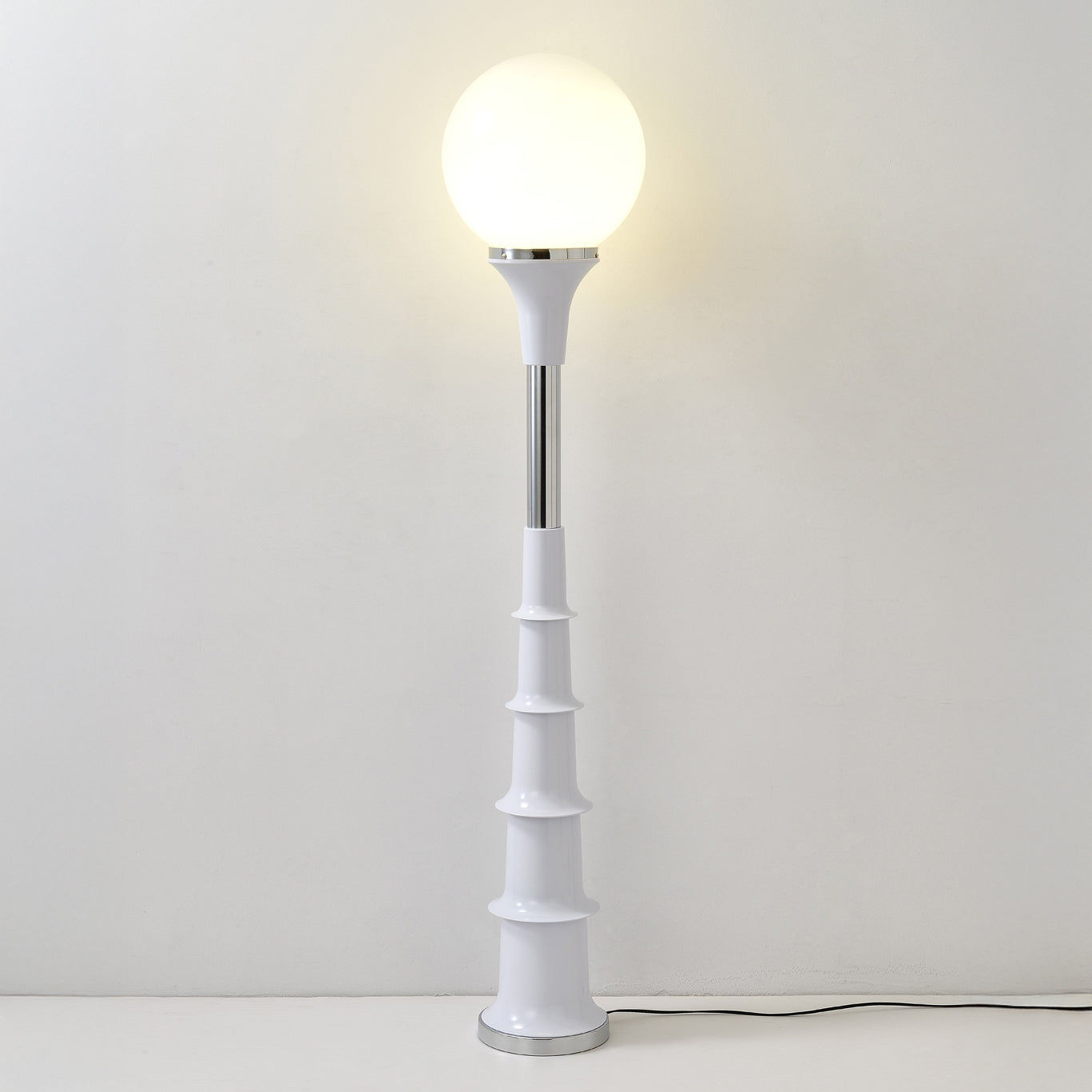 Luna Chromatic Floor Lamp
