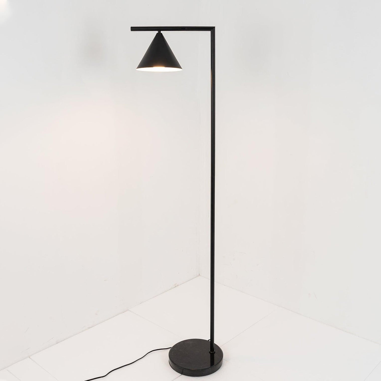 Lampadaire Réglable Abat-jour Conique