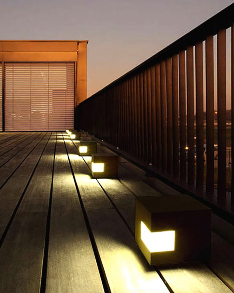 Black Obelisk Solar Lamp – Pillar Lighting for Garden and Patio