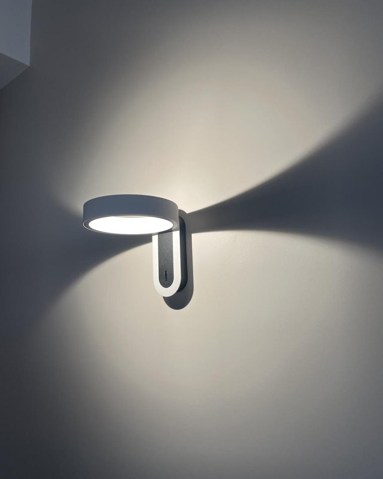 Applique Murale Cercle Ajustable – Éclairage Élégant et Moderne
