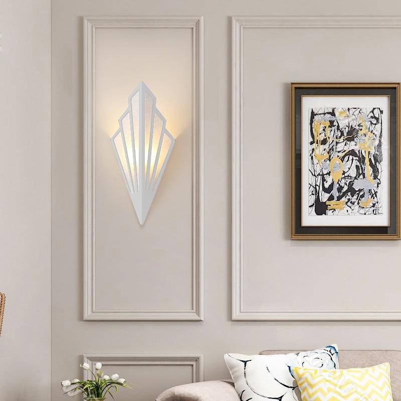 Applique Murale LED Triangulaire - Éclat Vintage Design Rétro