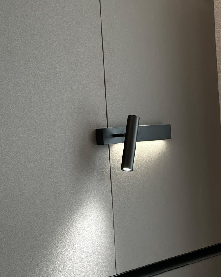 Applique Murale Linéaire Pivotante – Design Moderne