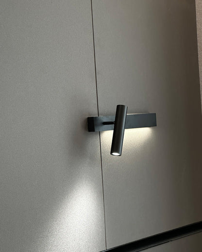 Applique Murale Linéaire Pivotante – Design Moderne