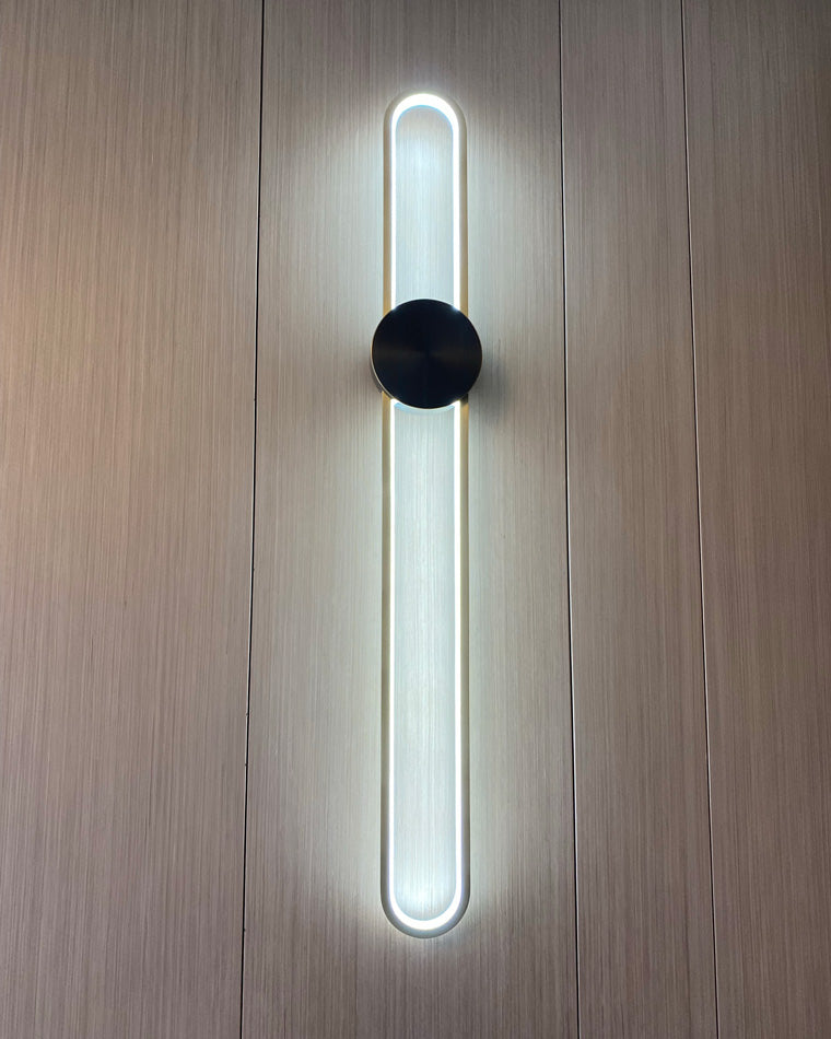 Applique Murale Ovale Longue à LED – Élégance et Simplicité