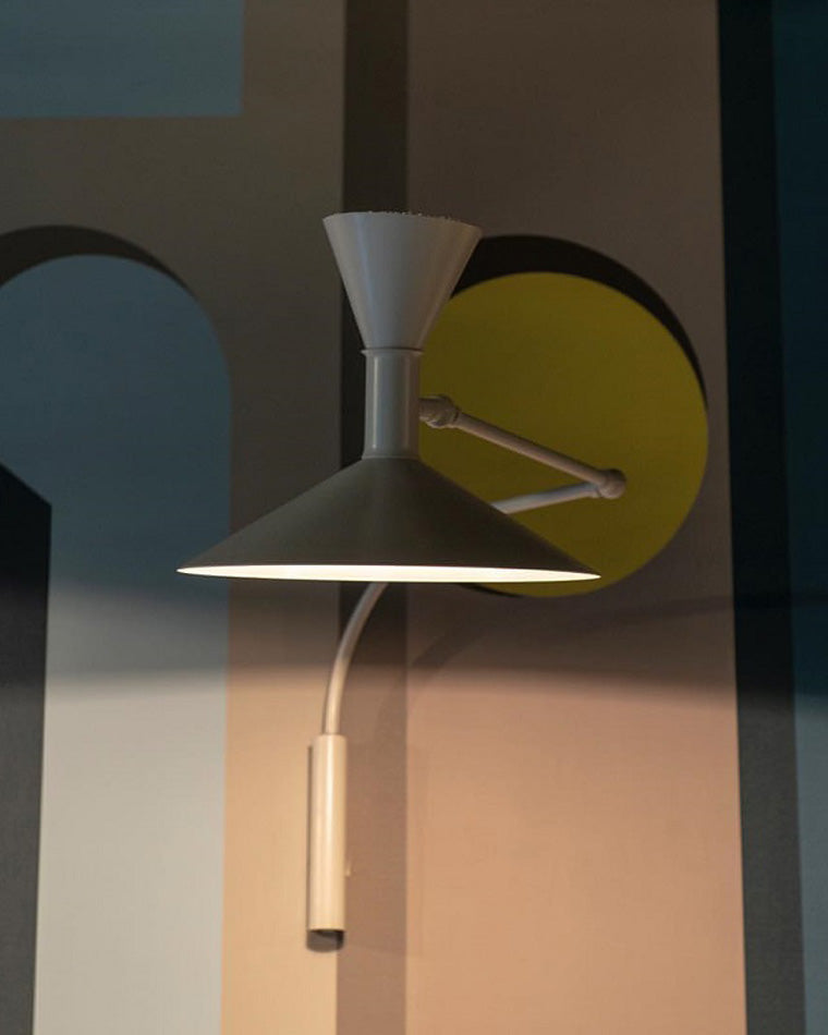 Applique Murale Pivotante – Éclairage Modulaire et Élégant