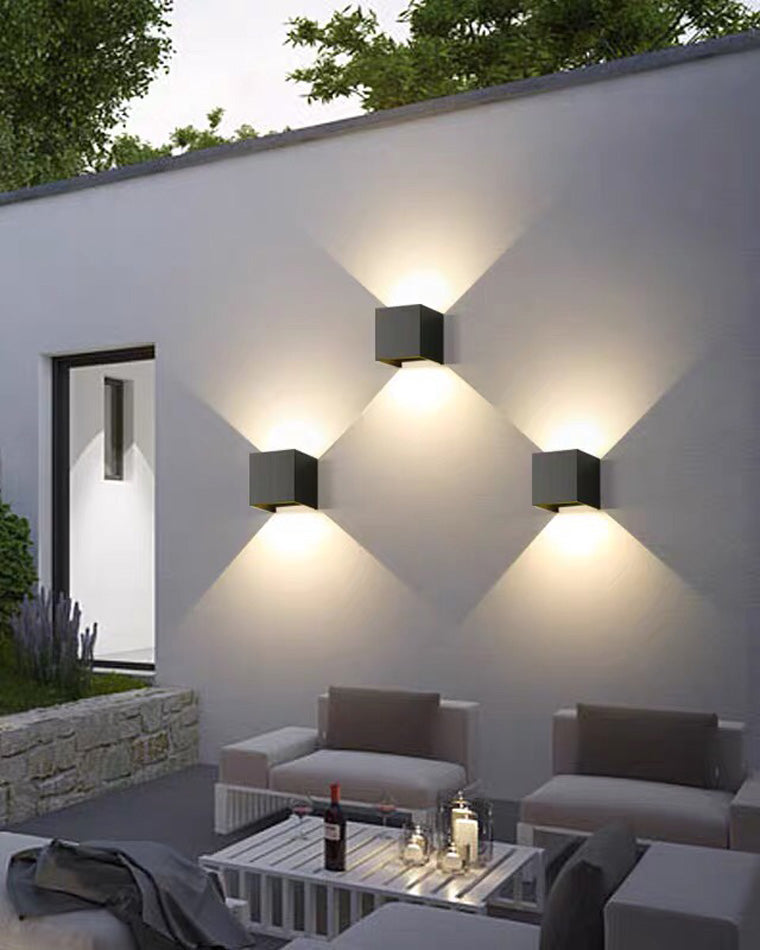 Applique Murale d'Extérieur - Éclairage Direct et Indirect
