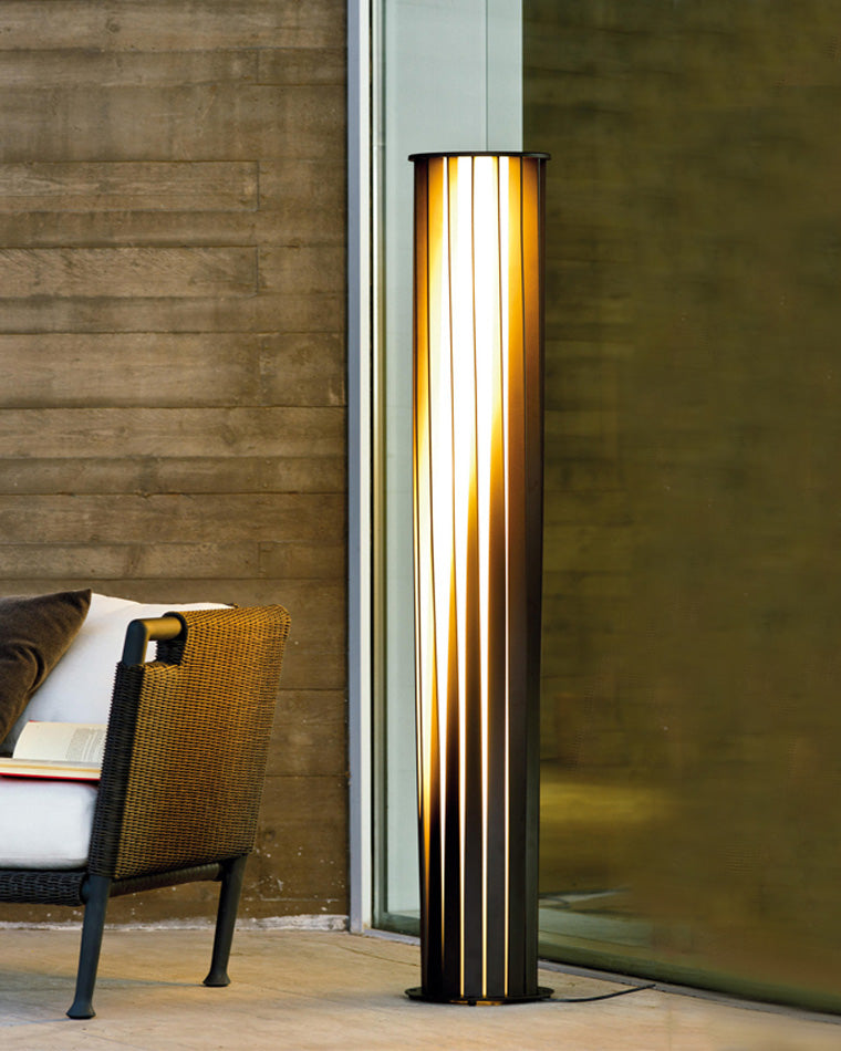Borne Lumineuse Solaire Décorative Noire – Éclairage Écologique et Élégant