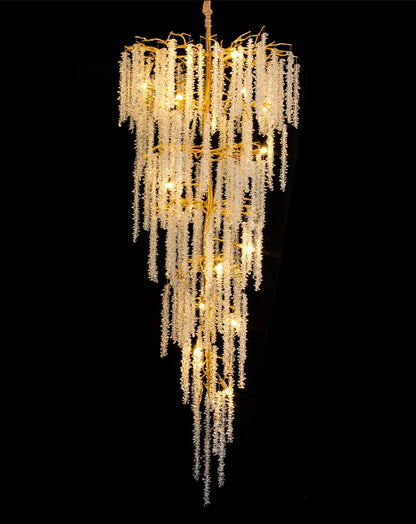Grand Lustre Escalier Cristal Avec Suspensions En Forme Glycine