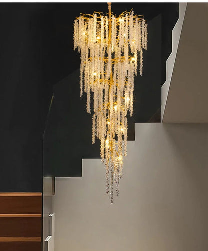 Grand Lustre Escalier Cristal Avec Suspensions En Forme Glycine