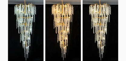 Grand Lustre en Escalier Avec Suspensions en Cristal