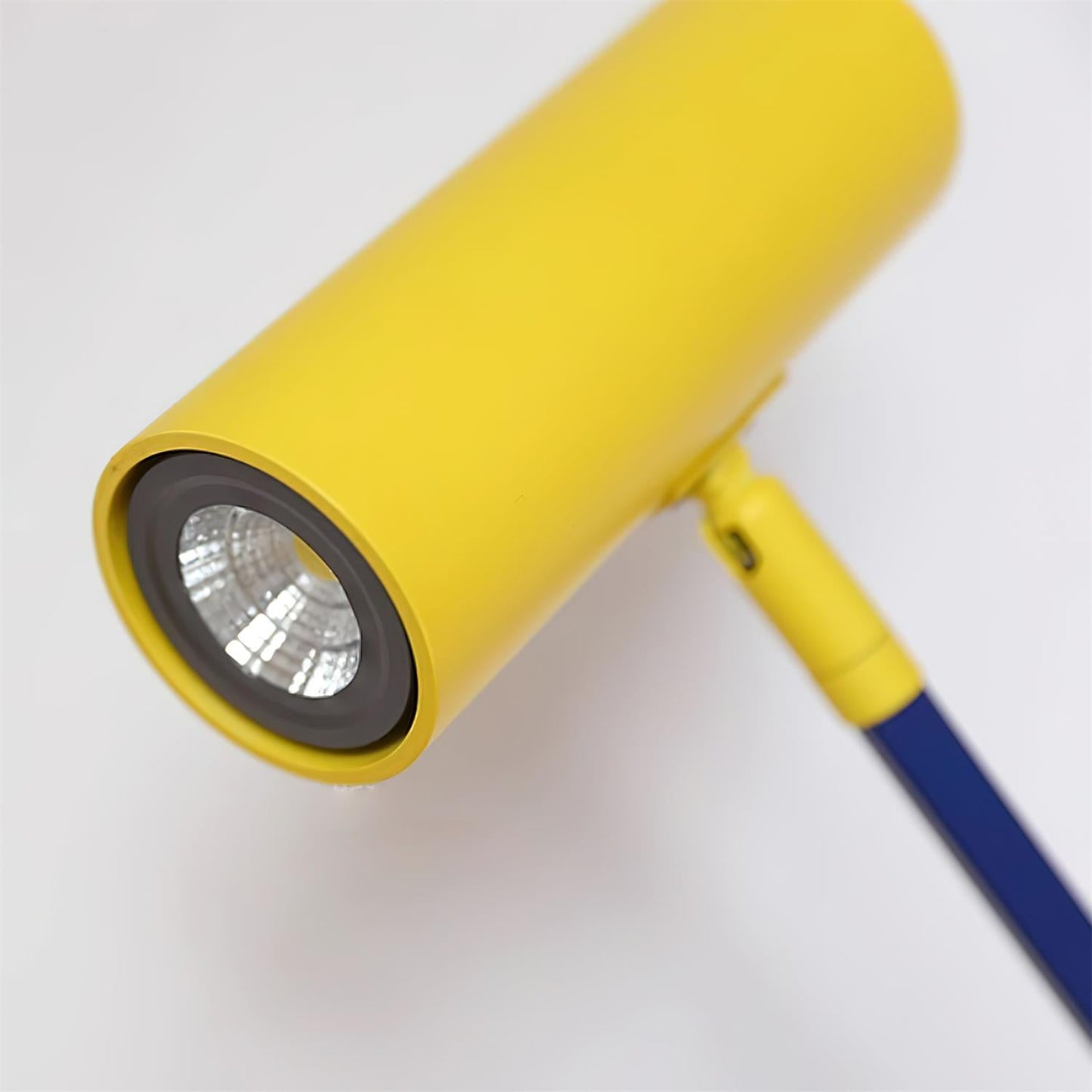 Lampadaire Cantilever Multicolore
