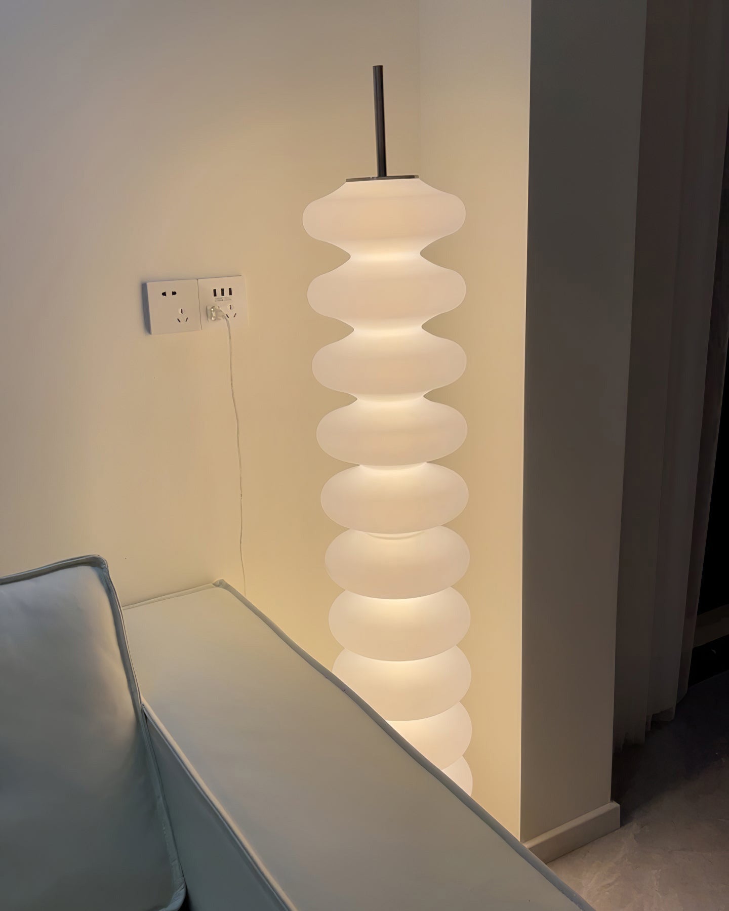 Lampadaire Colonne Boules de Verre