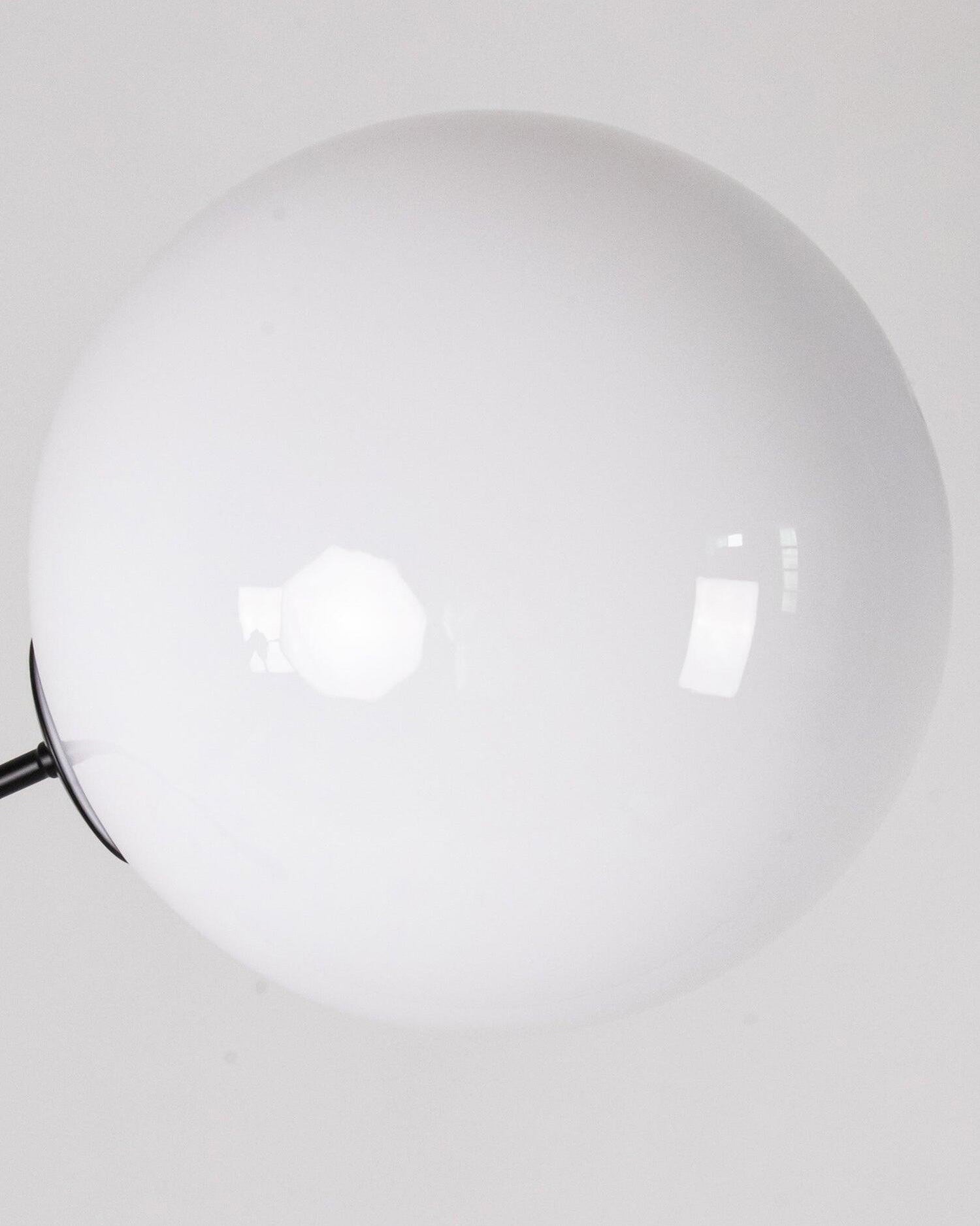 Lampadaire Porte-à-Faux Globe en Verre