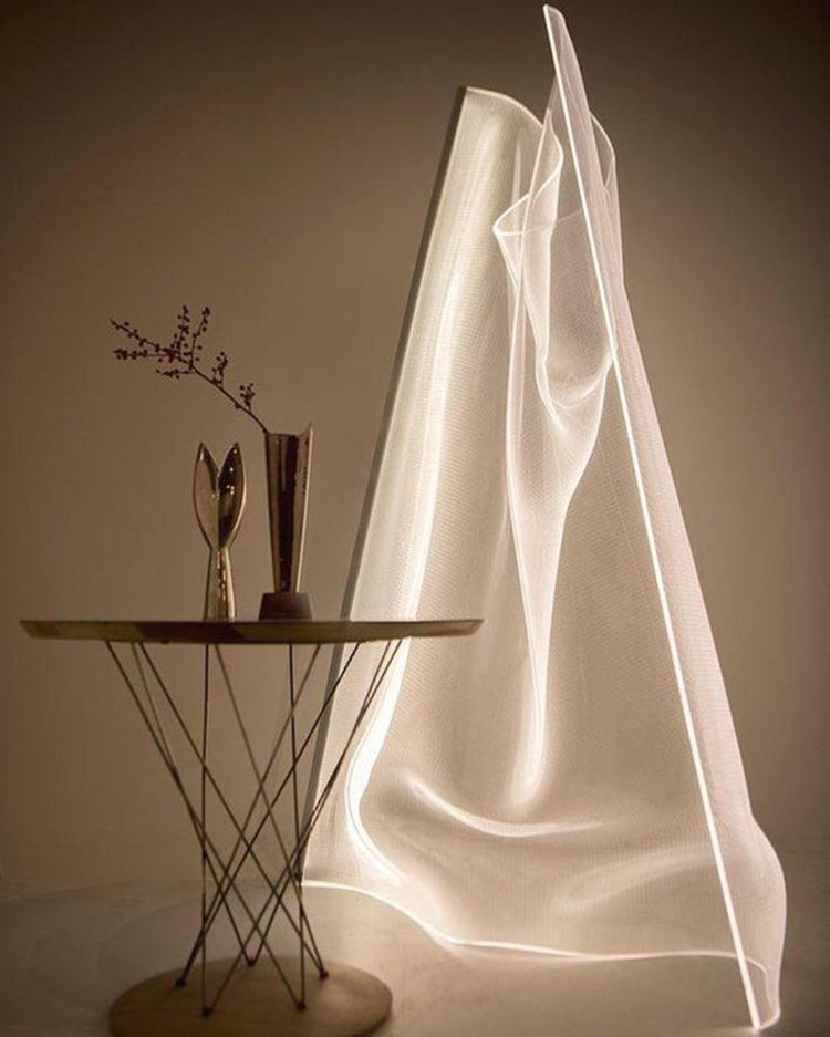 Lampadaire Sculptural Acrylique