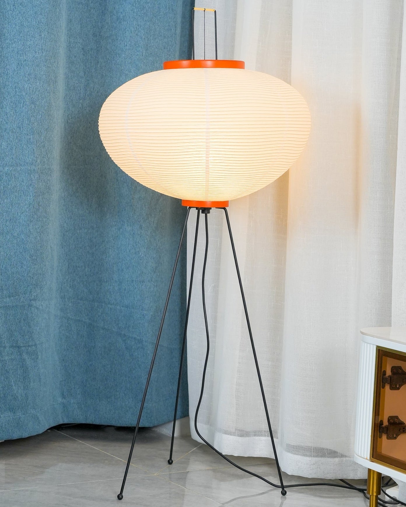 Lampadaire Tripode Lantern en Tissu