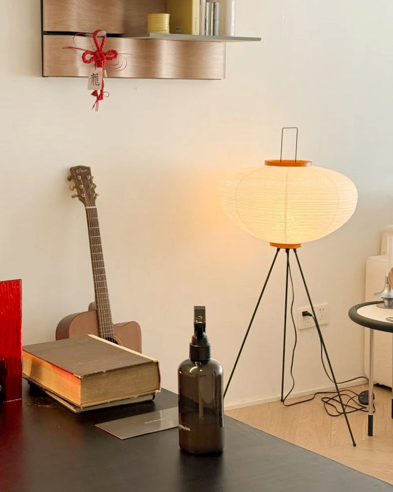 Lampadaire Tripode Lantern en Tissu