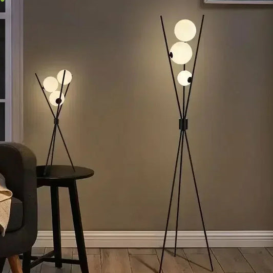 Lampadaires LED rétro noir et globes blancs