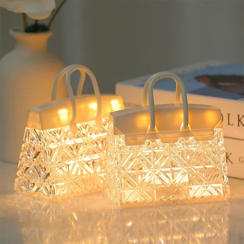 Lampe de Nuit Élégante - CrystalClutch