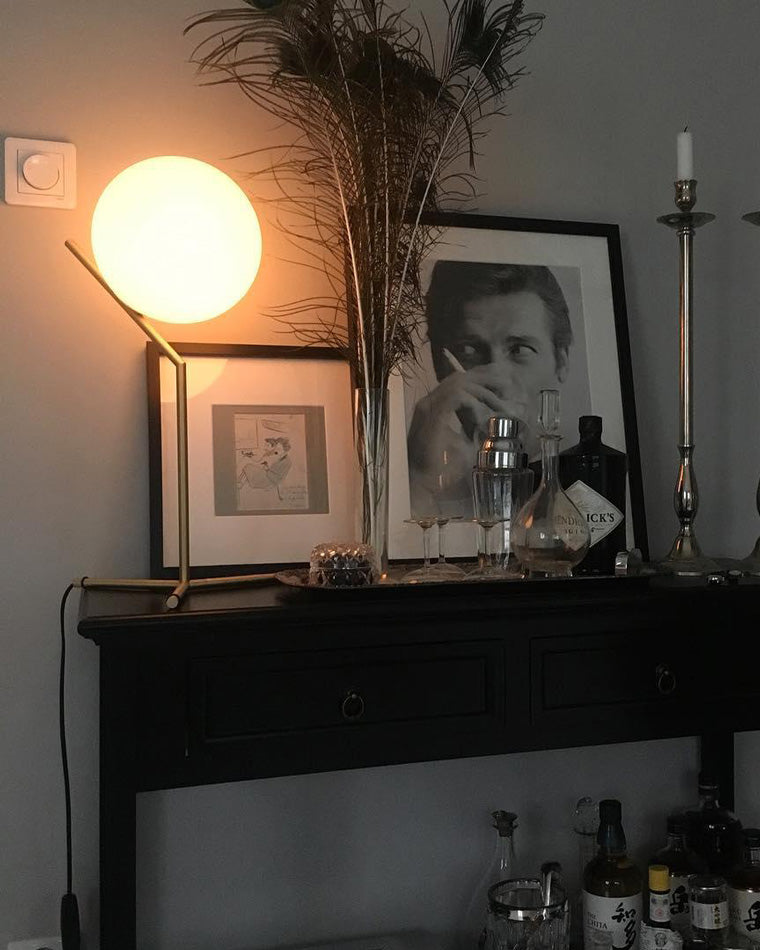 Lampe de Table Globe en Verre Laiteux