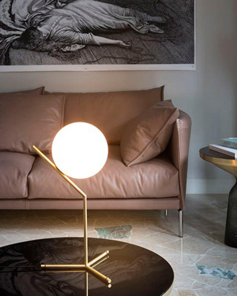 Lampe de Table Globe en Verre Laiteux